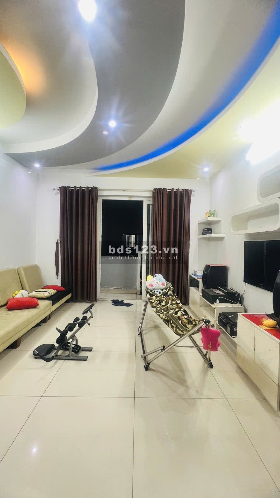 Bán nhà Quận 3 – 4.1m x 18m – 5 tầng – Hẻm xe tải – Ô tô vào nhà – Thích hợp kinh doanh