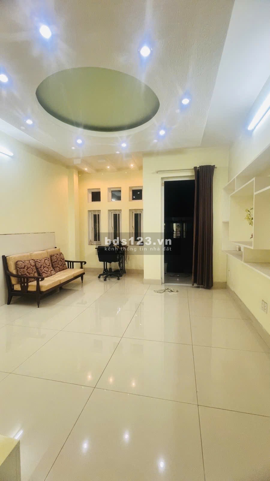 Bán nhà Quận 3 – 4.1m x 18m – 5 tầng – Hẻm xe tải – Ô tô vào nhà – Thích hợp kinh doanh