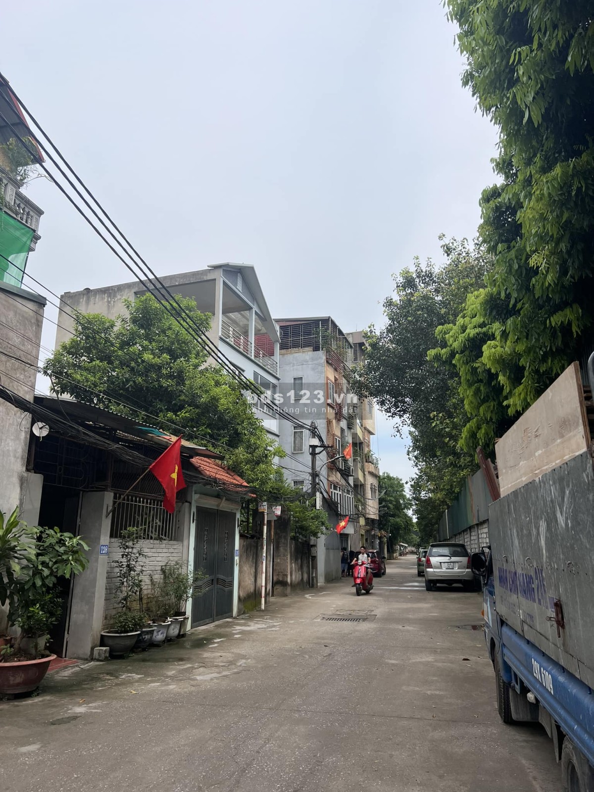 Bán đất 180m2, sổ đỏ chính chủ Nguyễn Khoái Thanh Trì Hoàng Mai mặt tiền 8m ô tô tải 5 tấn