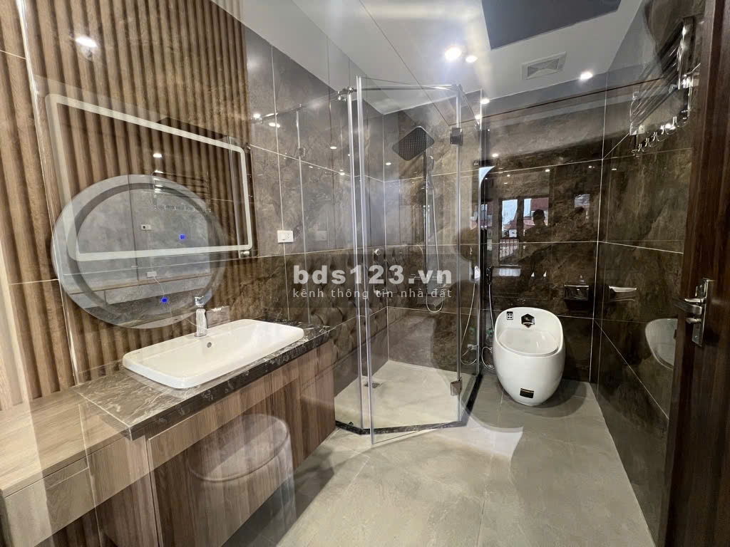 Tòa nhà văn phòng, thang máy, hộ gia đình khép kín, Xuân Đỉnh 80m2 x 6T, 8 triệu/sàn