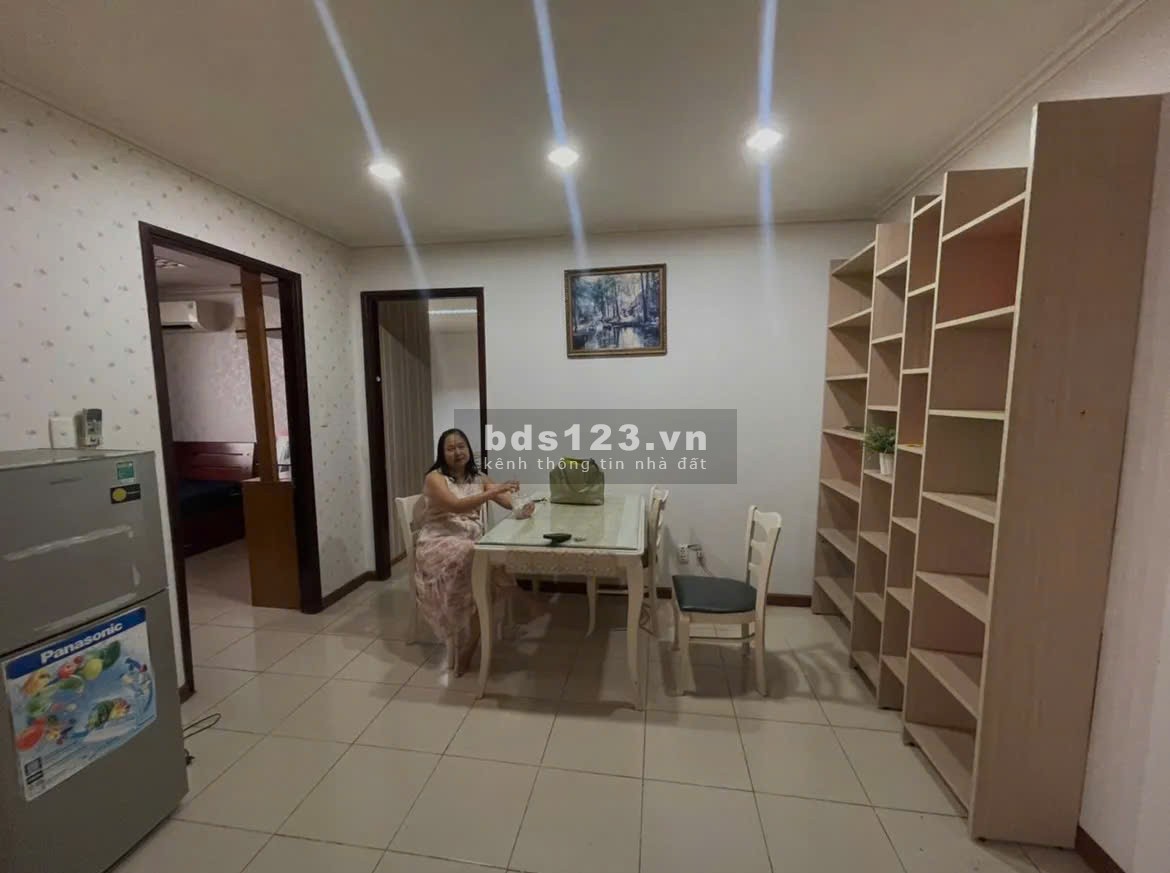 Chung cư Screc, Trường Sa, Quận 3: 81m2, 2p ngủ, full nội thất, 13tr/th