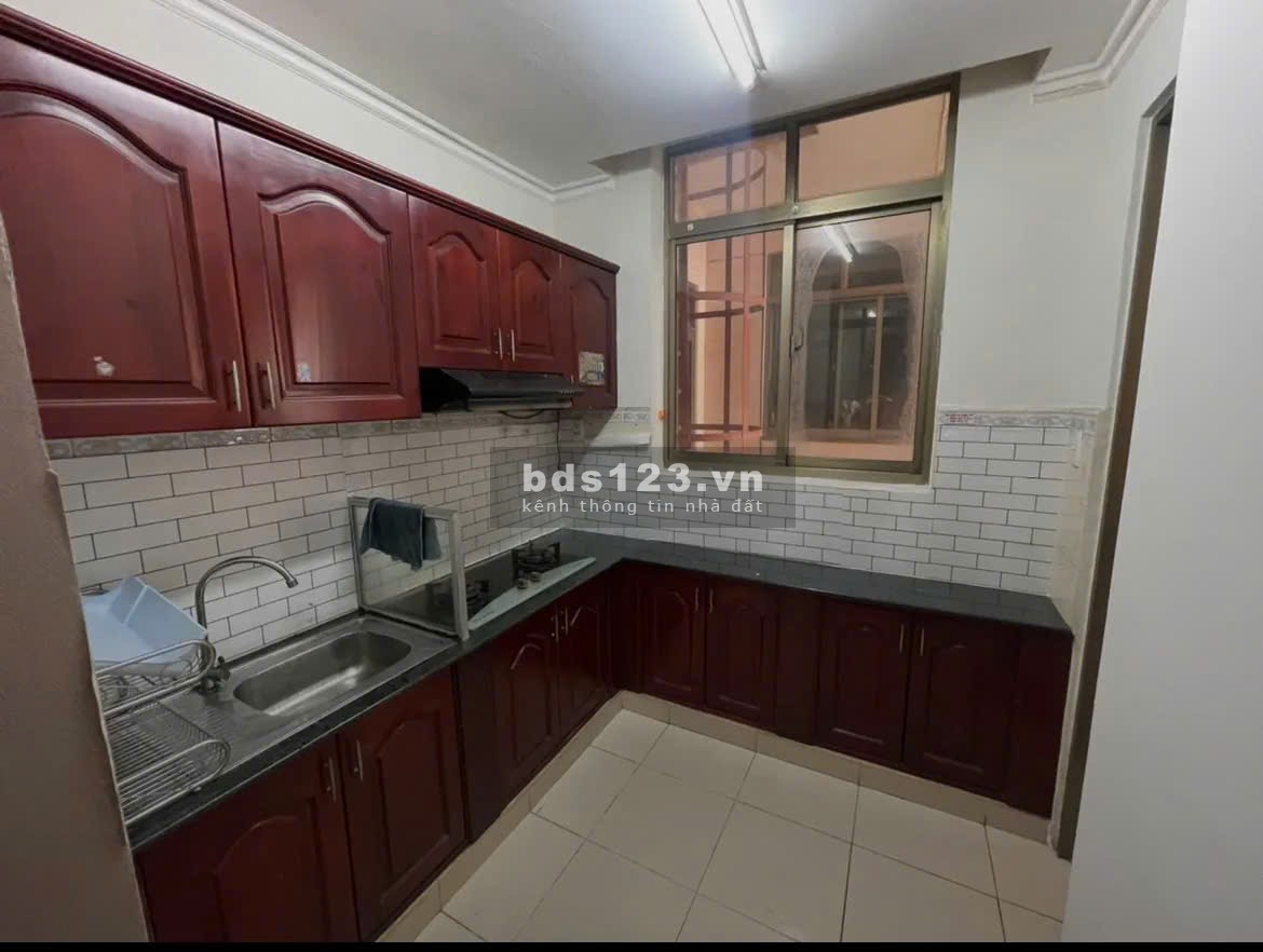 Chung cư Screc, Trường Sa, Quận 3: 81m2, 2p ngủ, full nội thất, 13tr/th
