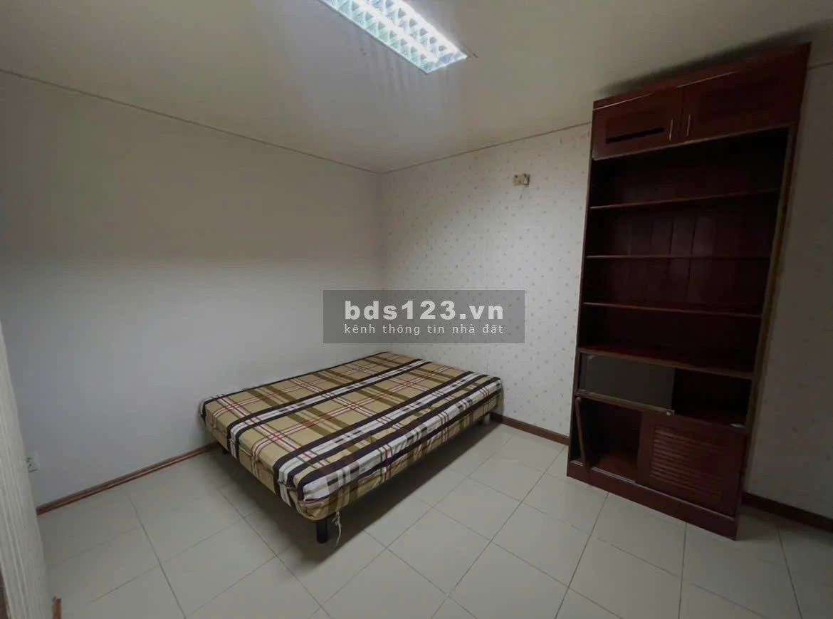Chung cư Screc, Trường Sa, Quận 3: 81m2, 2p ngủ, full nội thất, 13tr/th