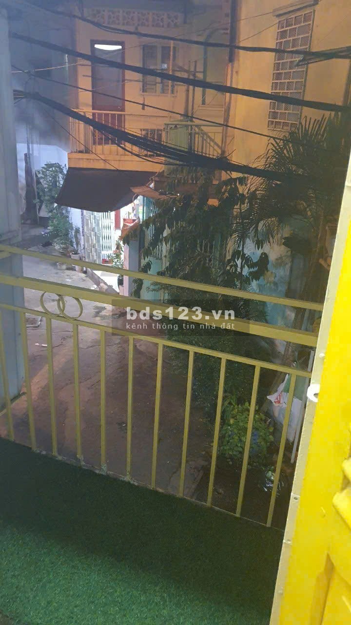 Cho thuê nhà nhỏ riêng biệt Bà Hom, Quận 6, hẻm xe hơi đến nhà