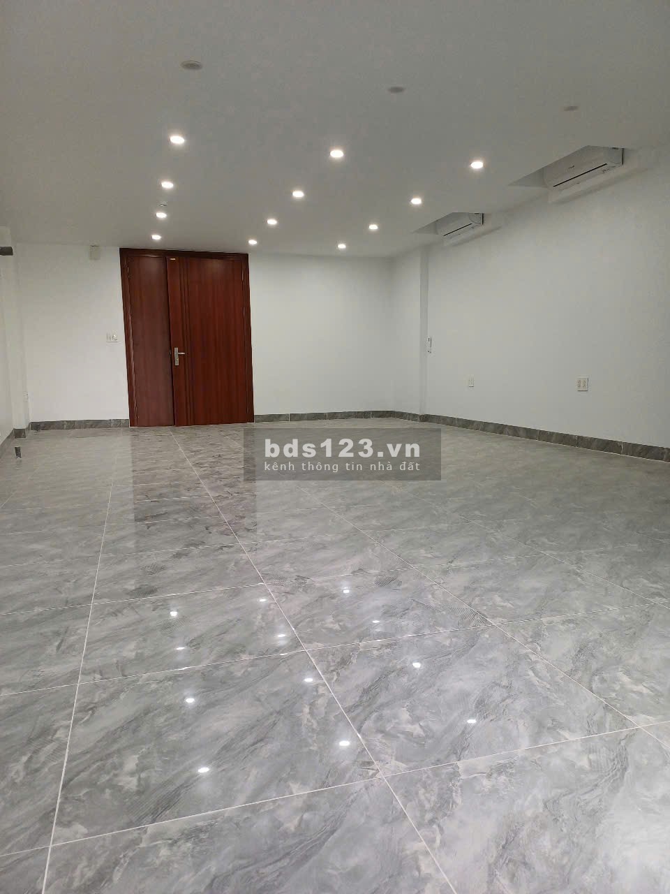 Tòa nhà văn phòng, thang máy, hộ gia đình khép kín, Xuân Đỉnh 80m2 x 6T, 8 triệu/sàn