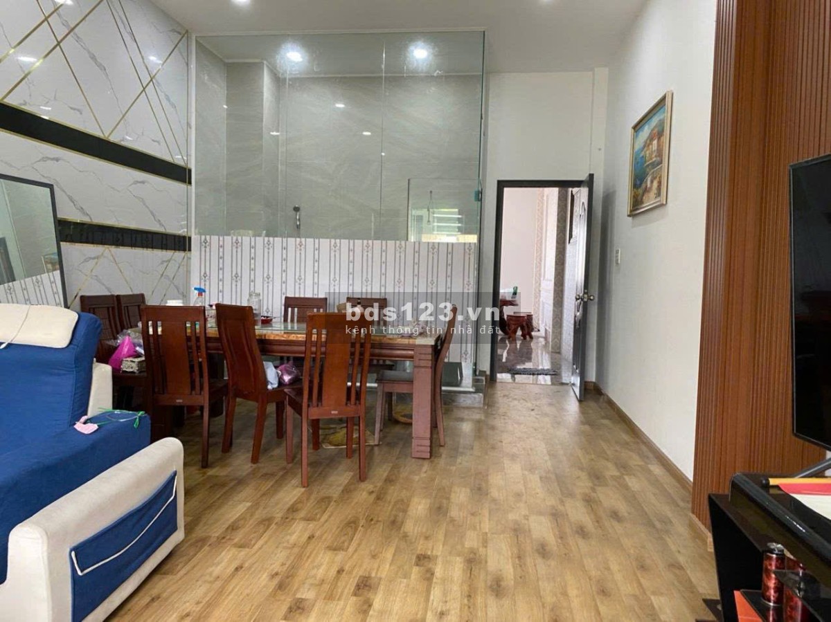 Cần cho thuê nguyên căn mặt tiền 3/2 giá tốt kết cấu 7 tầng có thang máy