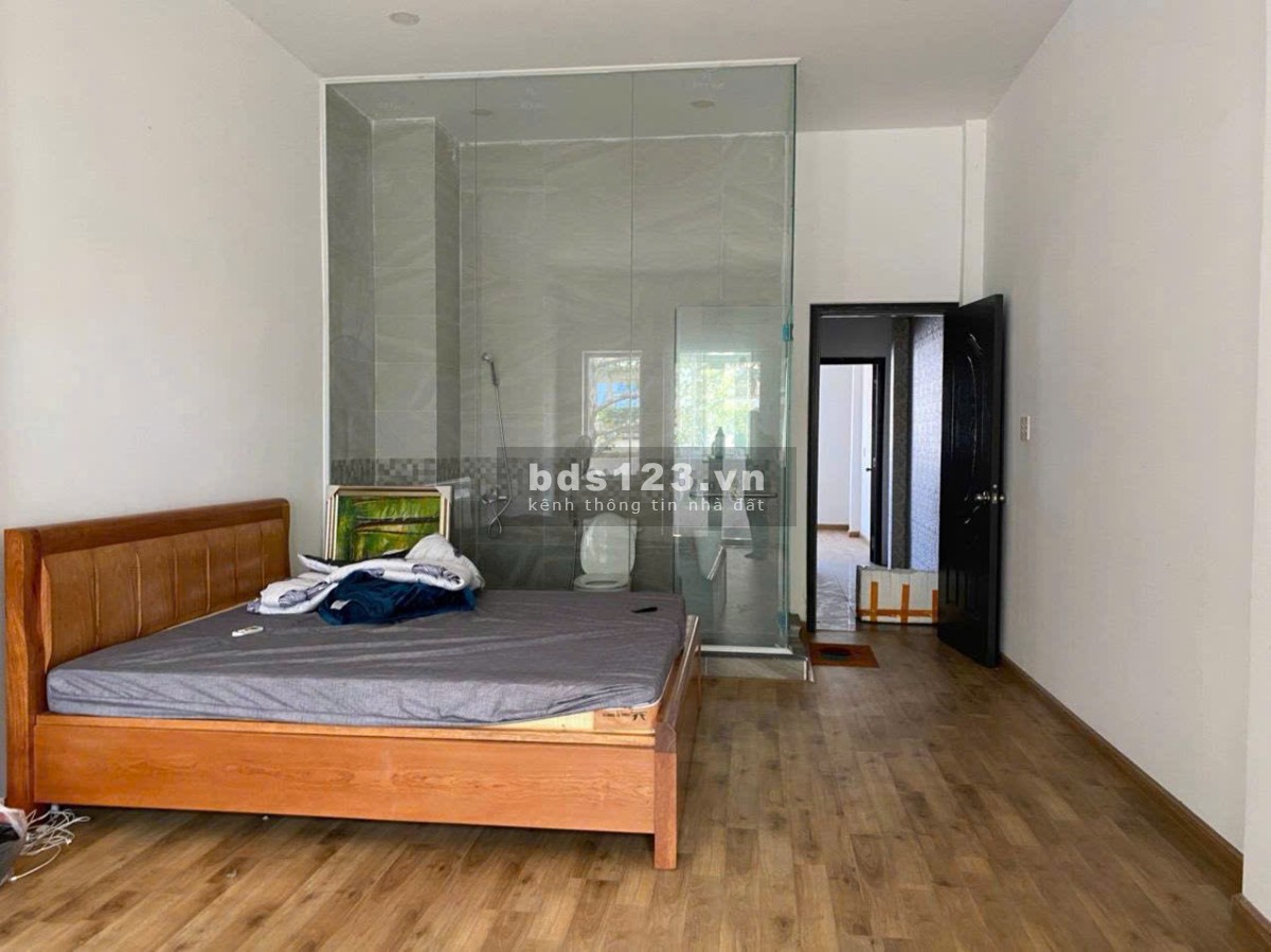 Cần cho thuê nguyên căn mặt tiền 3/2 giá tốt kết cấu 7 tầng có thang máy