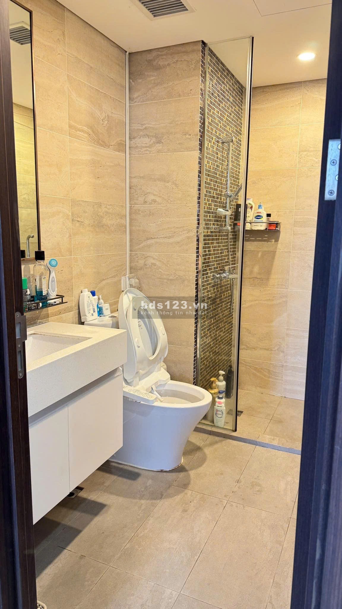 Căn có sổ - 3PN có sân vườn chủ gửi bán nhanh giá thiện chí 9,5 tỷ (bao hết) còn thương lượng