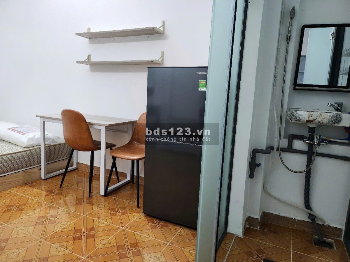 CHDV đường 3/2, quận 10: 20m2, nội thất 5.5tr/tháng