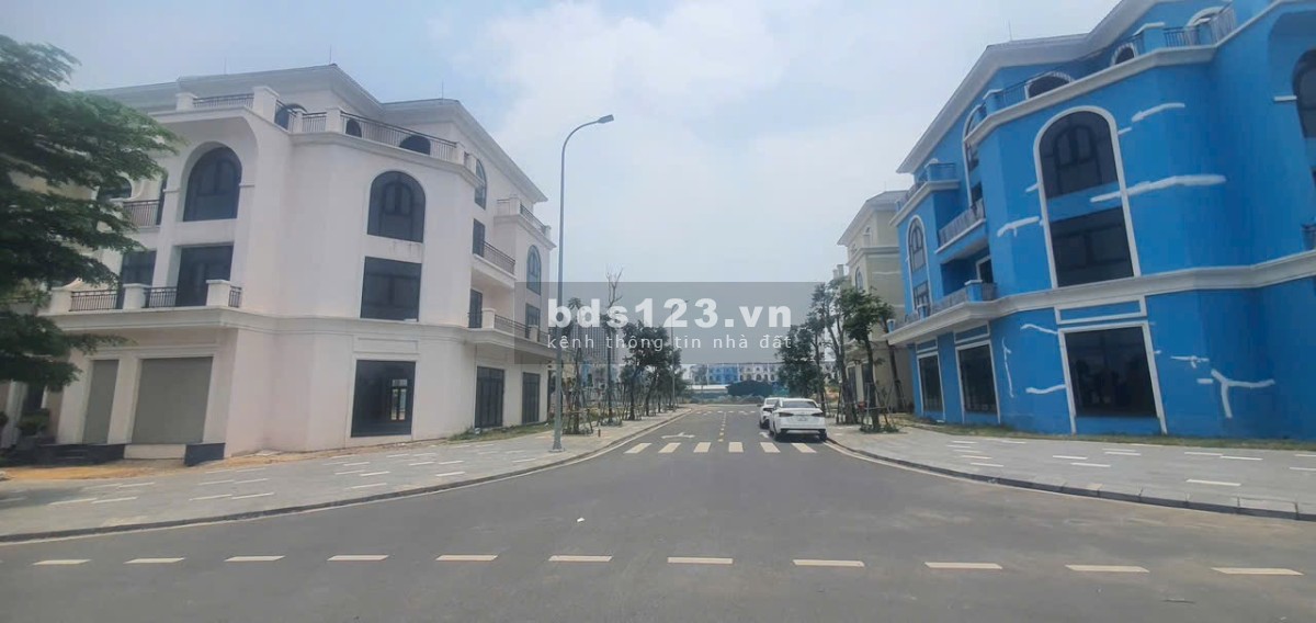 Bân căn biệt thự VIEW BIỂN SÂN golf Đồng Hới chỉ với 32.5 tỷ