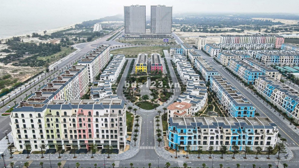 Bân căn biệt thự VIEW BIỂN SÂN golf Đồng Hới chỉ với 32.5 tỷ