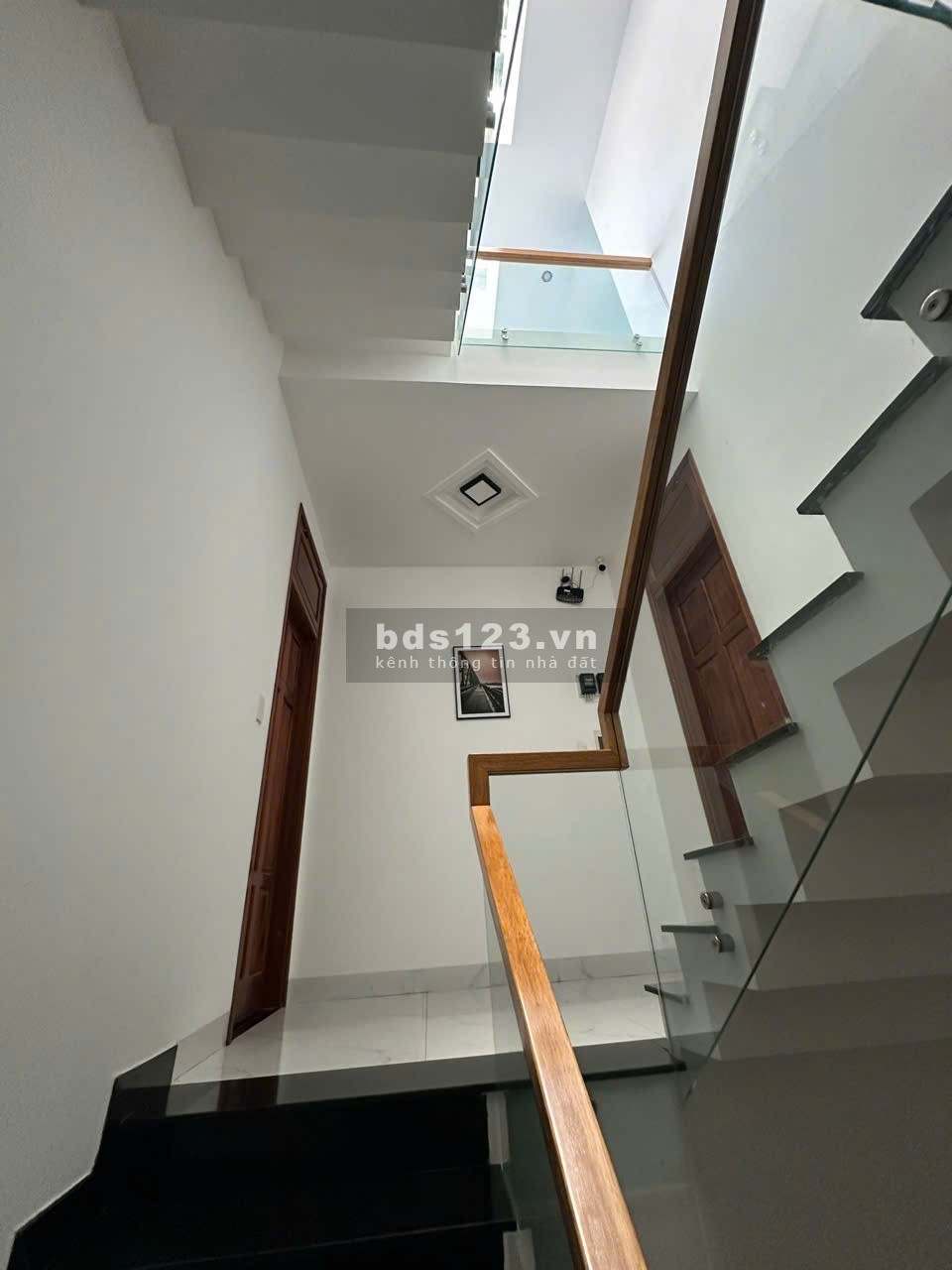 Bán Nhà Rất Đẹp, Mặt Tiền Hoàng Thúc Trâm, Hải Châu, DTĐ 90m2, 4Tầng, Giá Chỉ 8,85 tỷ TL