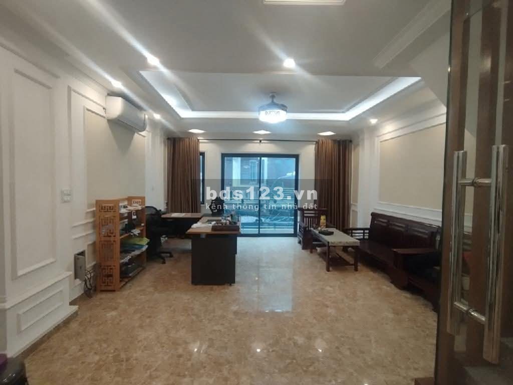Bán nhà 5 Tầng Hoàng Hoa Thám - Ngõ thông tứ phía, 28m2 chỉ 5.8 tỷ – Căn đáng mua nhất khu vực!