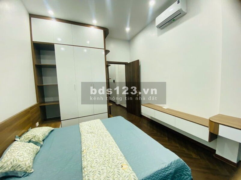 Nhà riêng Hoàng Mai, 5PN, 4 tầng, thang máy, 64m2, ngõ thông, mặt tiền thoáng, Giá 11,8 tỷ