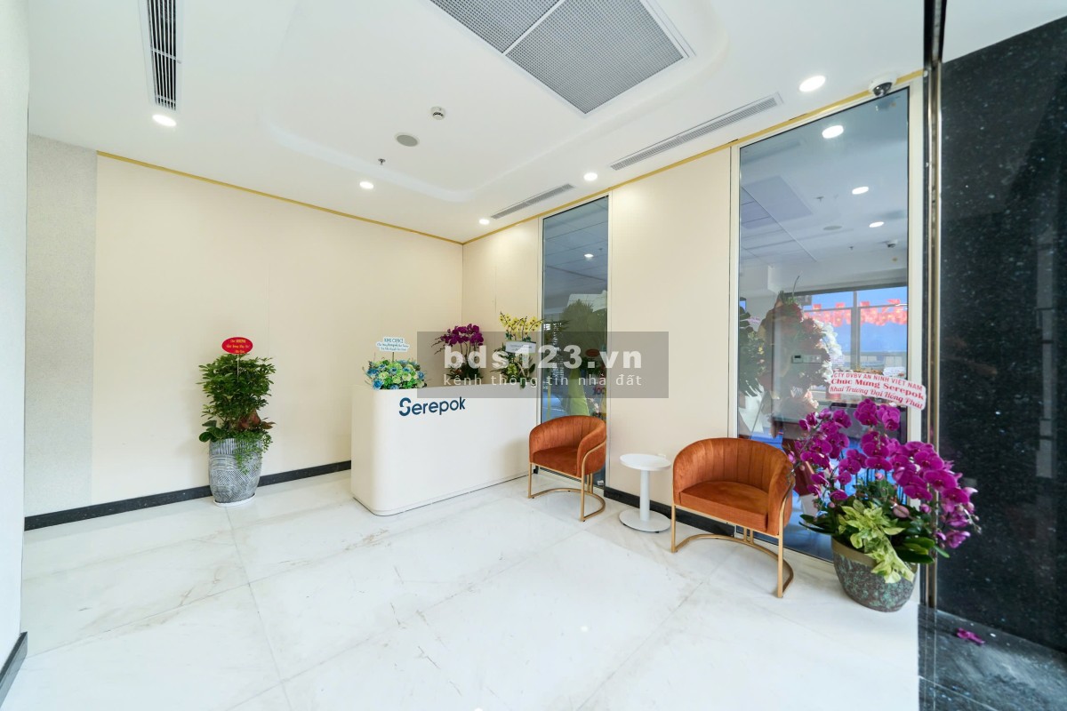 Serepok cho thuê sàn văn phòng truyền thống 180m² – Ban công lớn, view Landmark 81 (Chính chủ)