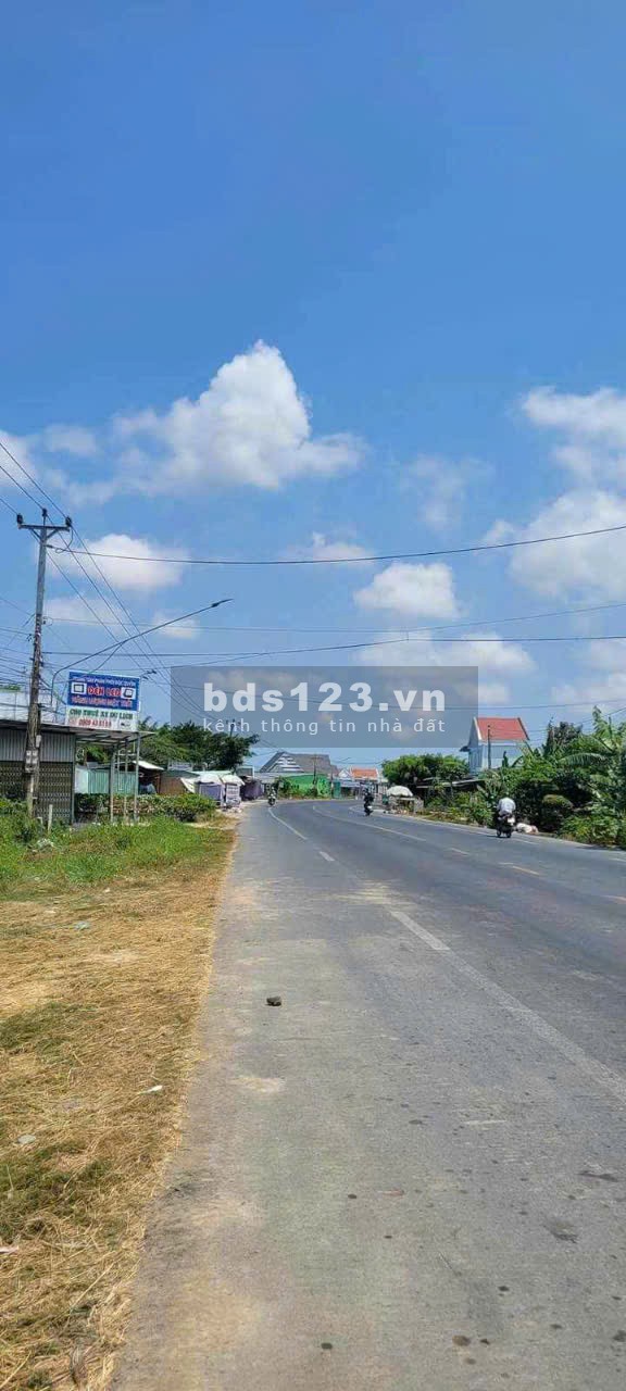 BÁN GẤP LÔ ĐẤT MẶT TIỀN QUỐC LỘ 50 rộng 3.400m2.
