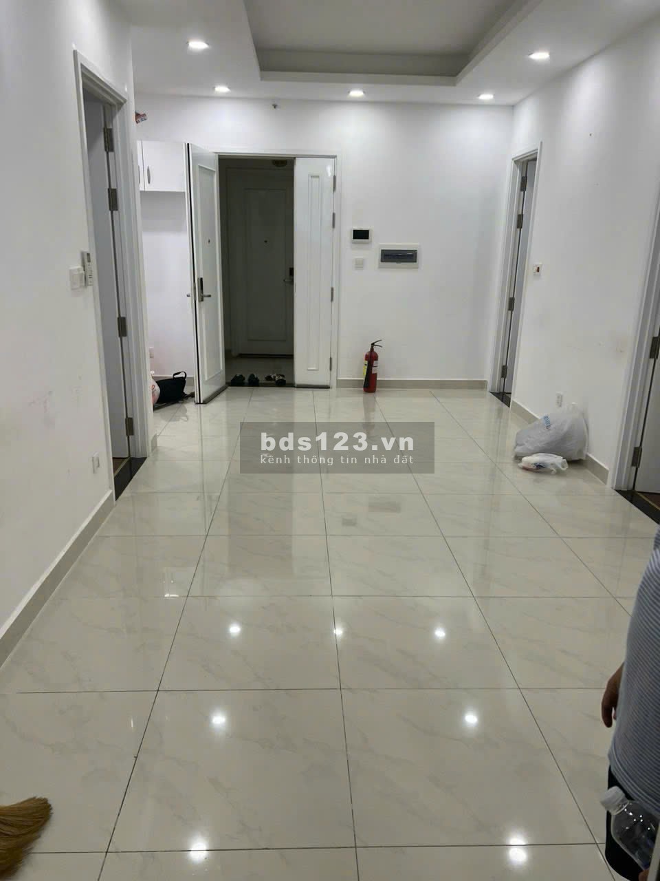 Chung cư Carillon 2 -Hòa Thạnh, Tân Phú : 74m2, 2p ngủ, 2wc, NT, 10tr/th