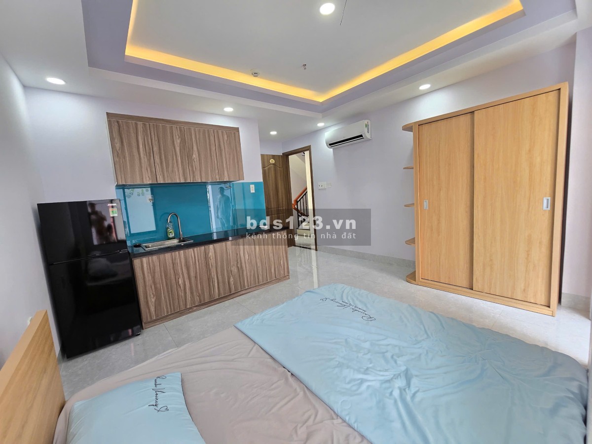 Cho thuê căn hộ dịch vụ full nội thất có ban công kế Cityland