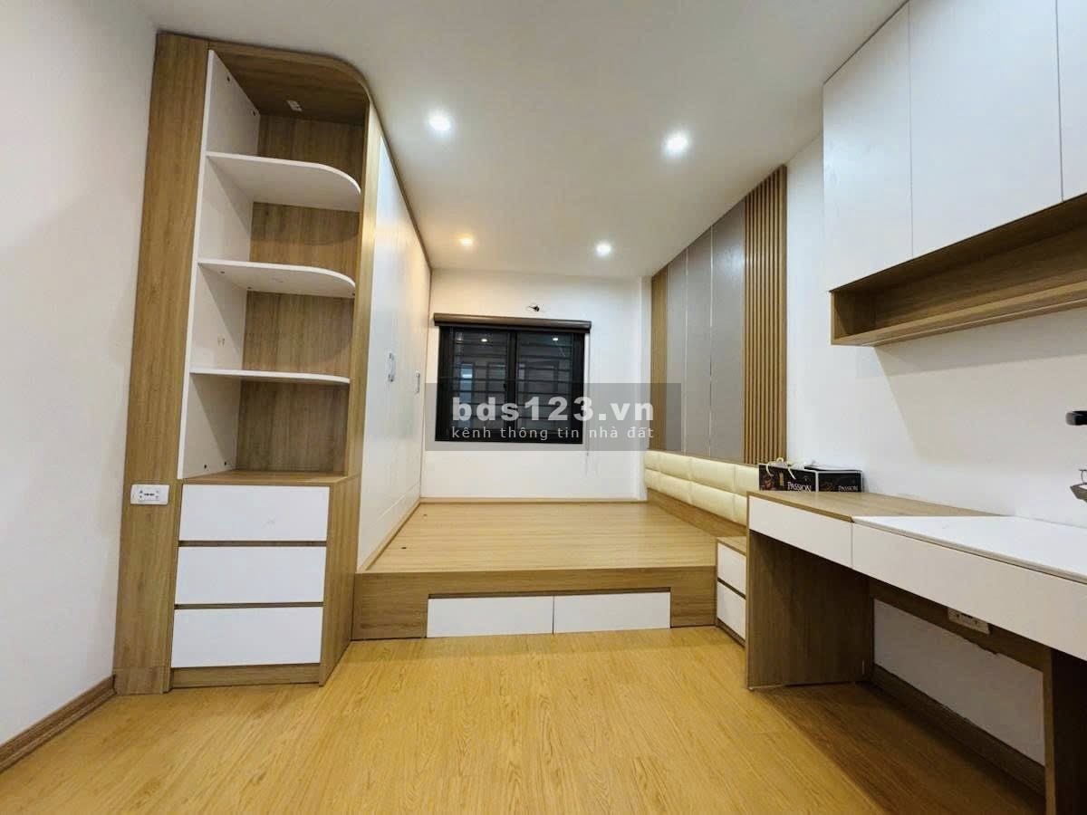 HIẾM! Trần Quý Cáp, Đống Đa, gần phố, nhà mới xây, full nội thất, sổ vương, 30m2 chỉ 5.5 tỷ