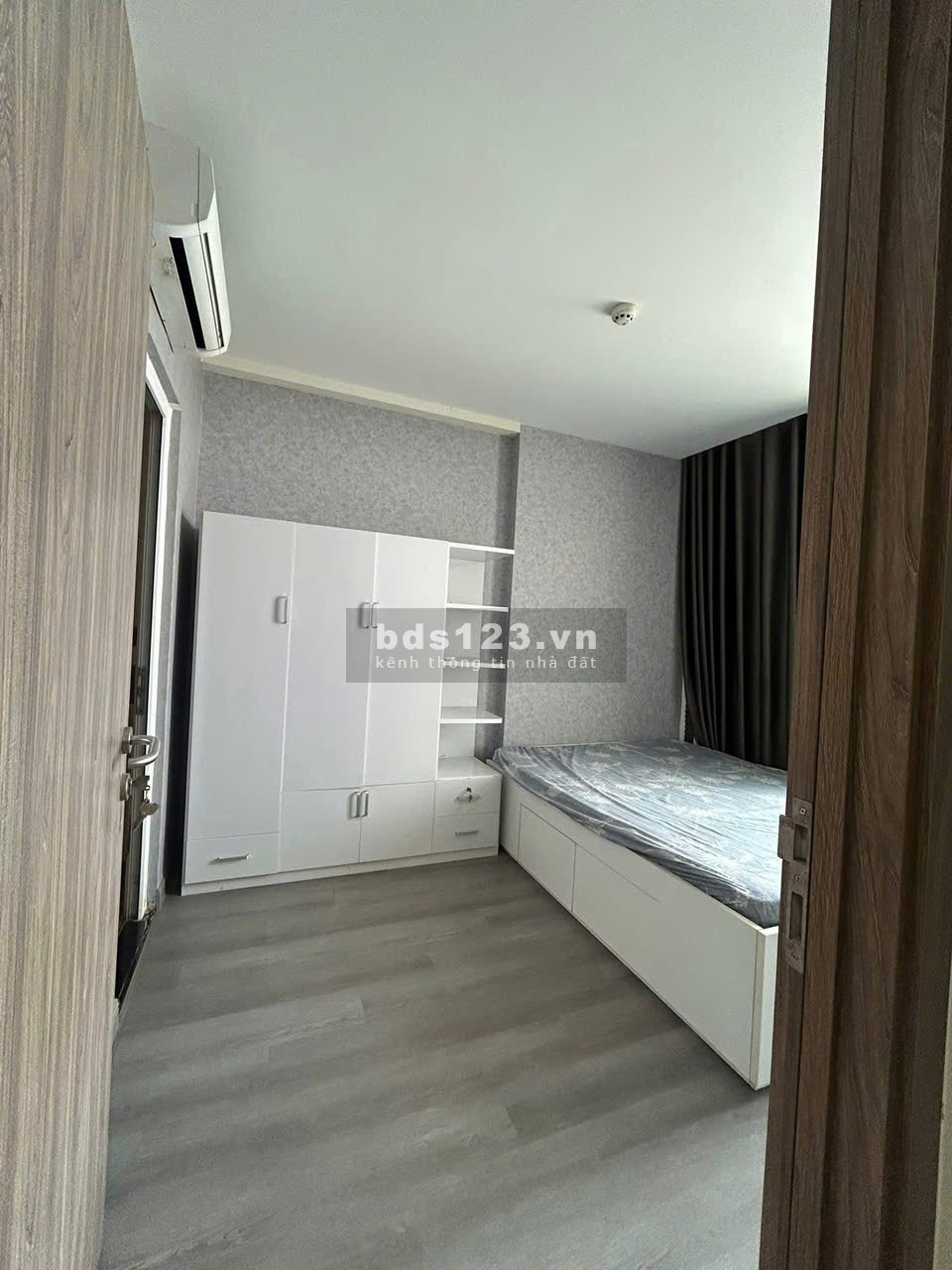 Chung cư Sky Center, Phổ Quang, TB: 2pn, 2wc 79m2, giá 17tr/th