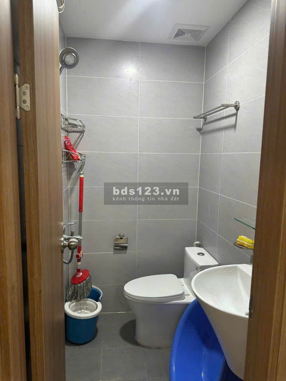 Chung cư Sky Center, Phổ Quang, TB: 2pn, 2wc 79m2, giá 17tr/th