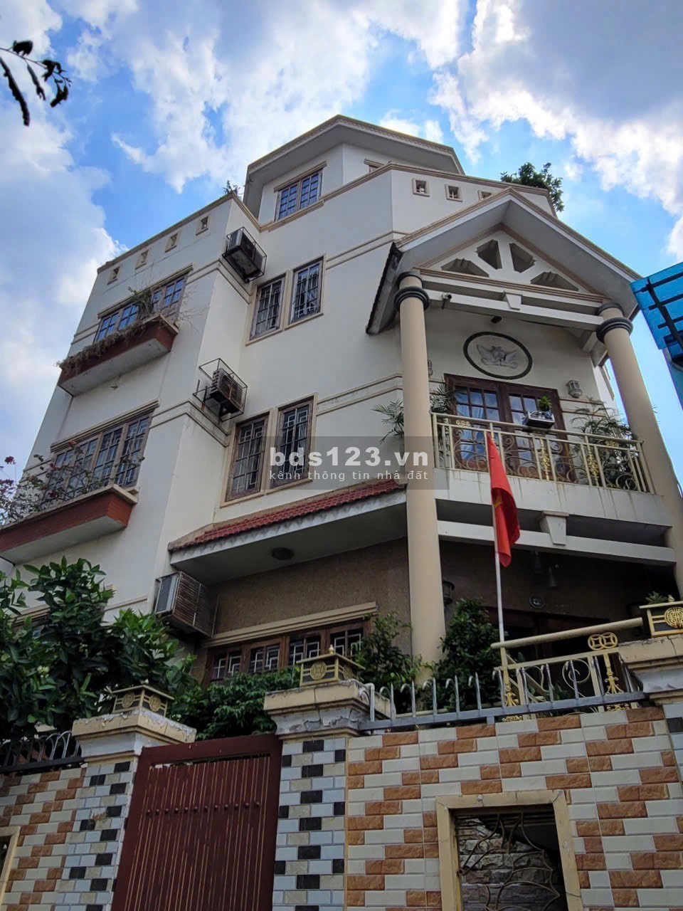 Kẹt bank hạ giá bán gấp trong tuần Biệt thự VIP 116 Huỳnh tấn Phát, Q7. DT 97m2. Giá chỉ 13,5tỷ.