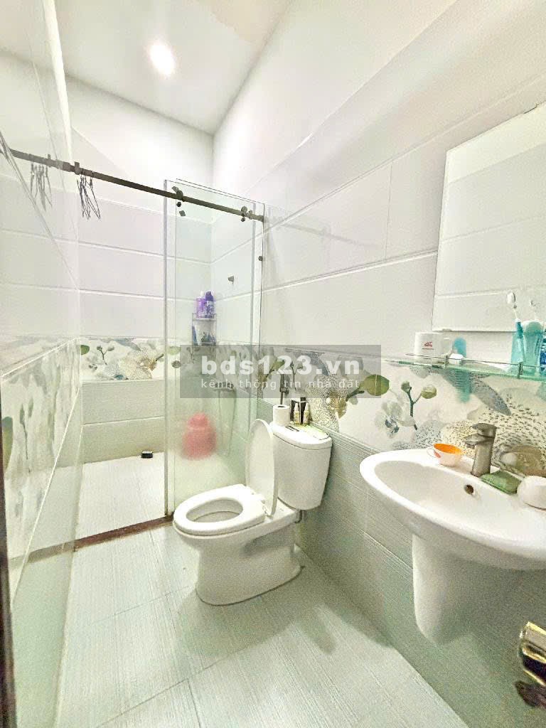 Bán gấp nhà HXH tránh nhau VIP 39 An Dương Vương, P16 Q8. DT62m2. Giá chỉ 7.5tỷ.