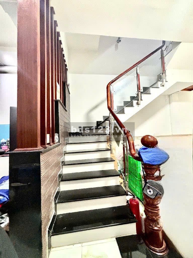 Bán gấp nhà HXH tránh nhau VIP 39 An Dương Vương, P16 Q8. DT62m2. Giá chỉ 7.5tỷ.