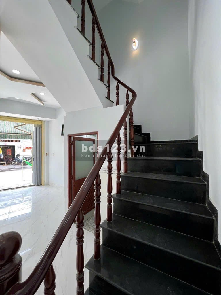 Cơ hội Hiếm kinh doanh nhà 2 MT Lý Đạo Thành, P16 Q8. Dòng tiền cực tốt. DT62m2. Giá chỉ 6.4tỷ