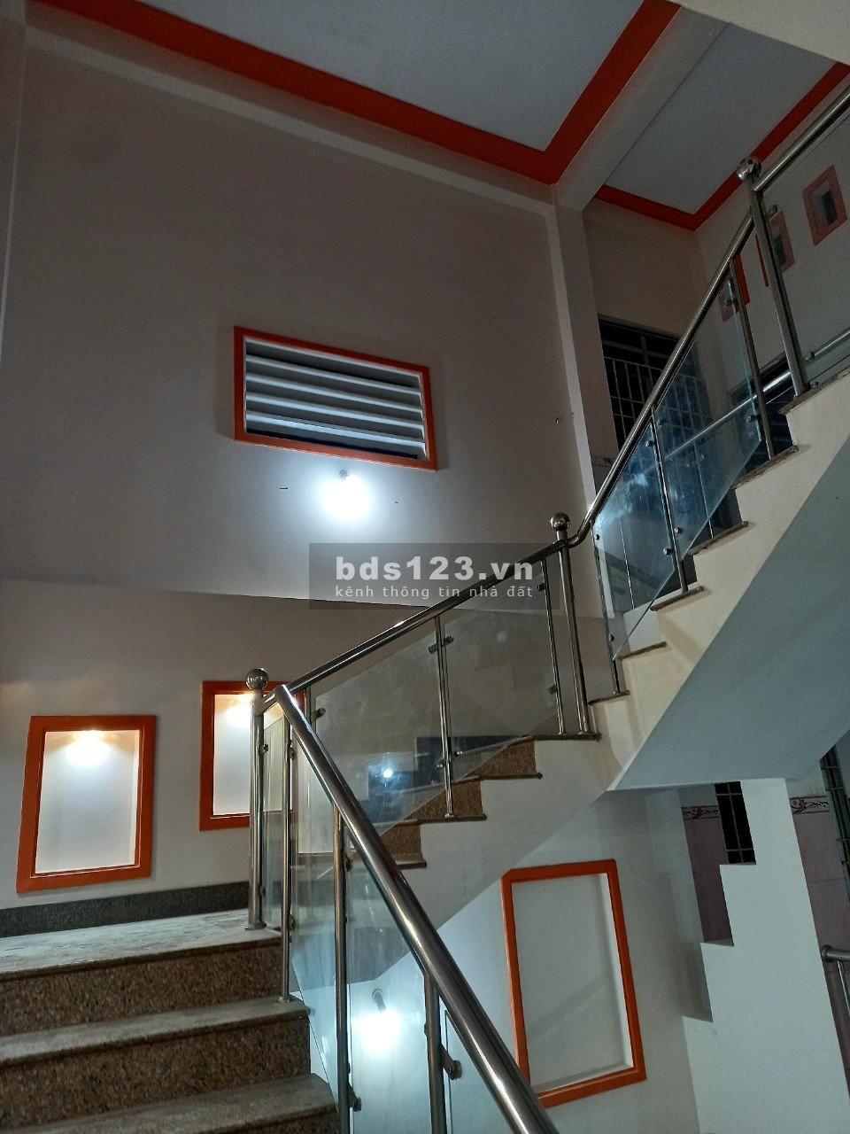 Cần cho thuê nhà nguyên căn mặt tiền Đại Lộ Bình Dương.