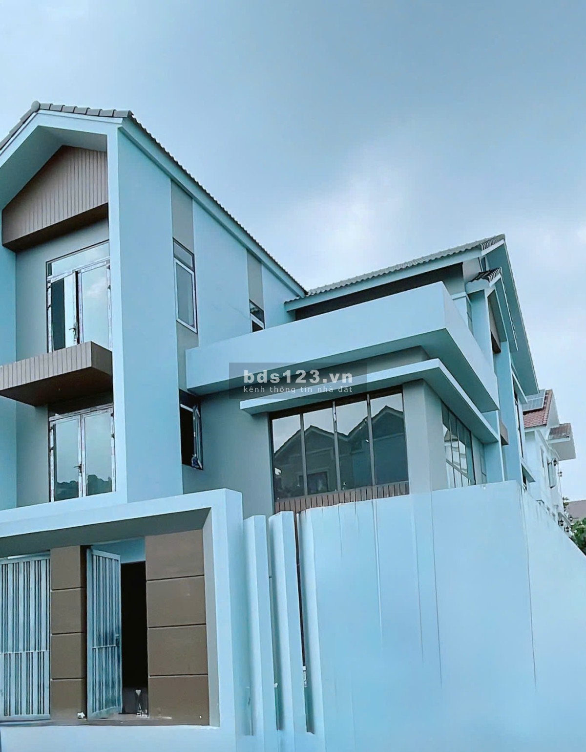 Định cư NN tôi cần bán gấp căn Biệt Thư 242m2 như hình giá 12,5 Tỷ KDC 13E sổ Hồng