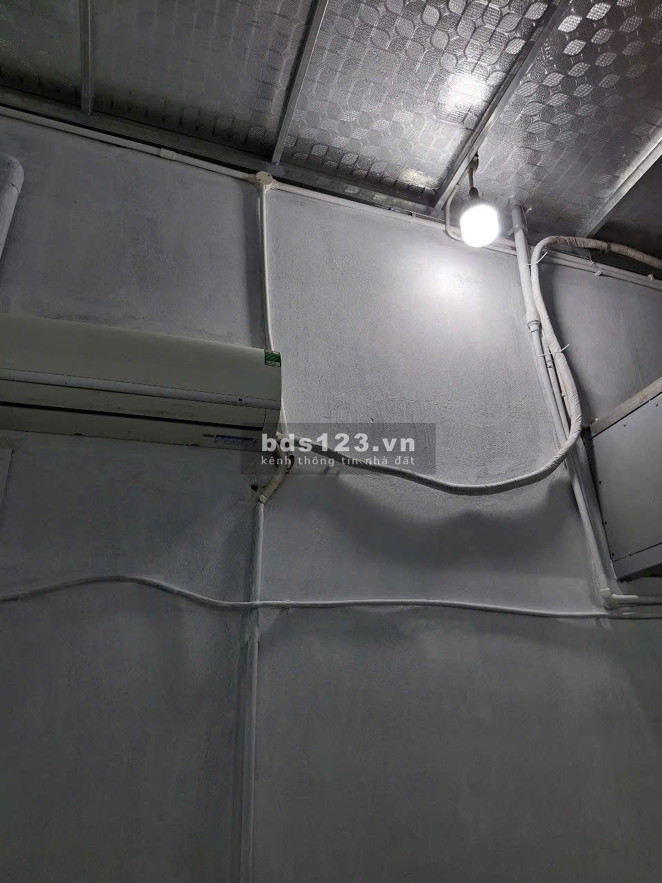 PHÒNG TRỌ XUÂN ĐỈNH CẤP 4 GÁC XÉP VỚI 28M2 ĐỦ ĐỒ GIÁ 52,TR /TH
