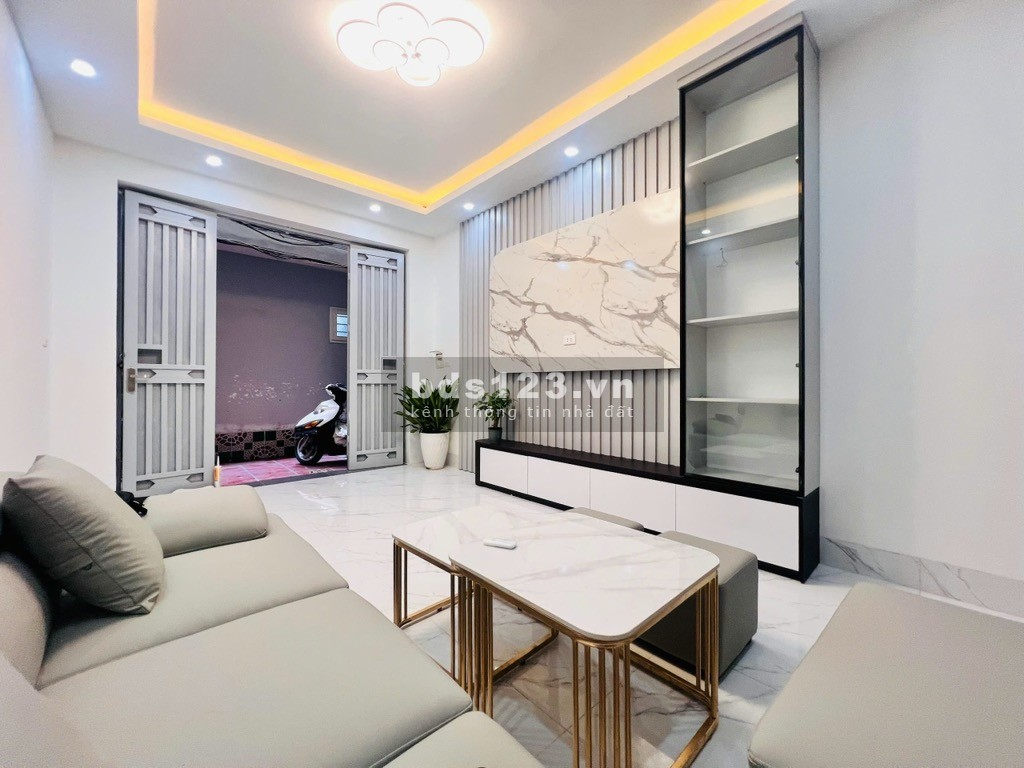Bán Nhà Hoàng Hoa Thám, 6 tầng, 3 mặt thoáng 51m2, chỉ 14.5 tỷ Ba Đình Hà Nội