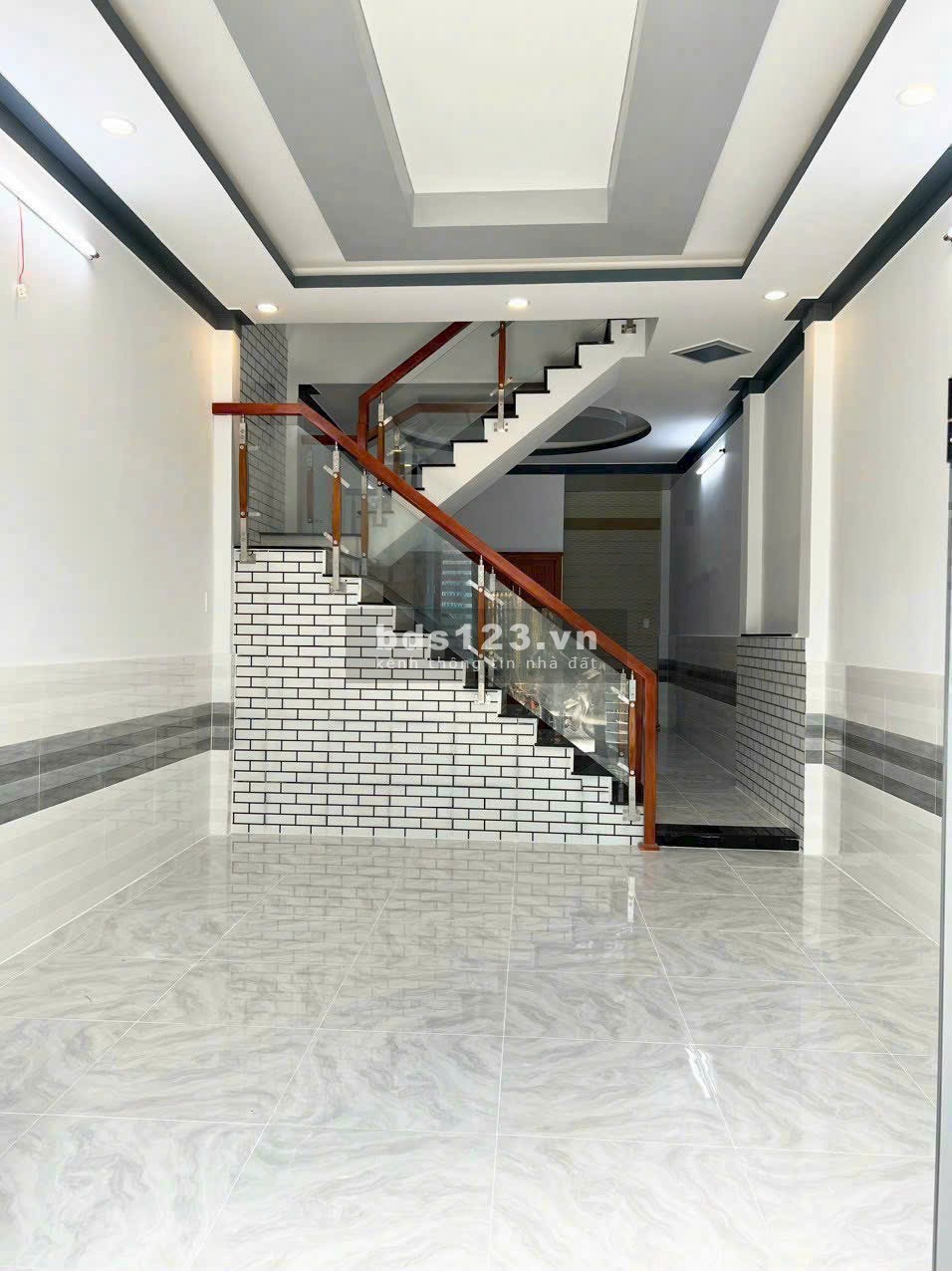 Chủ kẹt tiền cần bán gấp nhà 60M2, Quốc Lộ 50, SR giá 1,5T