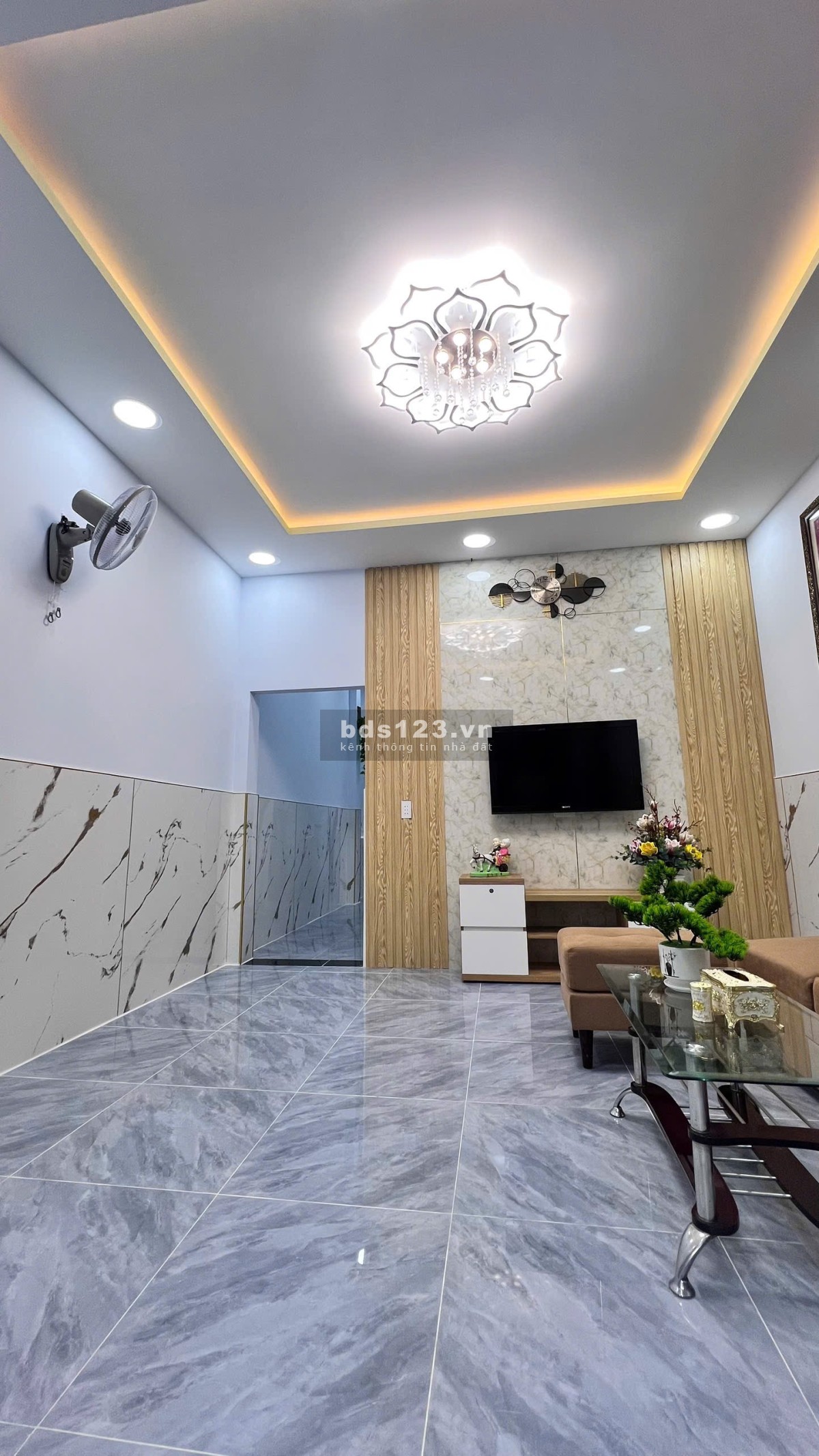 Nhà bán đường Quốc lộ 50 - DT = 4m x 12m, nở Hậu - 7m 2 PN - 1 toilet, 1PN, khách