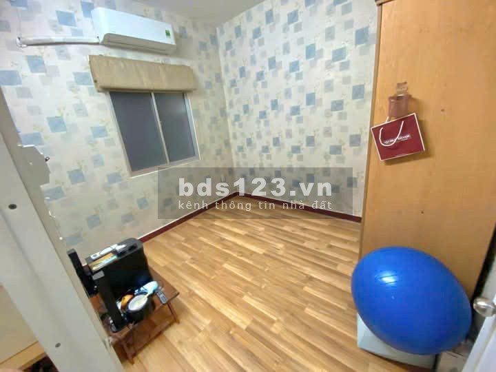 Chung cư 10A Trần Nhật Duật, Tân Định, Q1: 75m2, 2pn, ban công 12tr5
