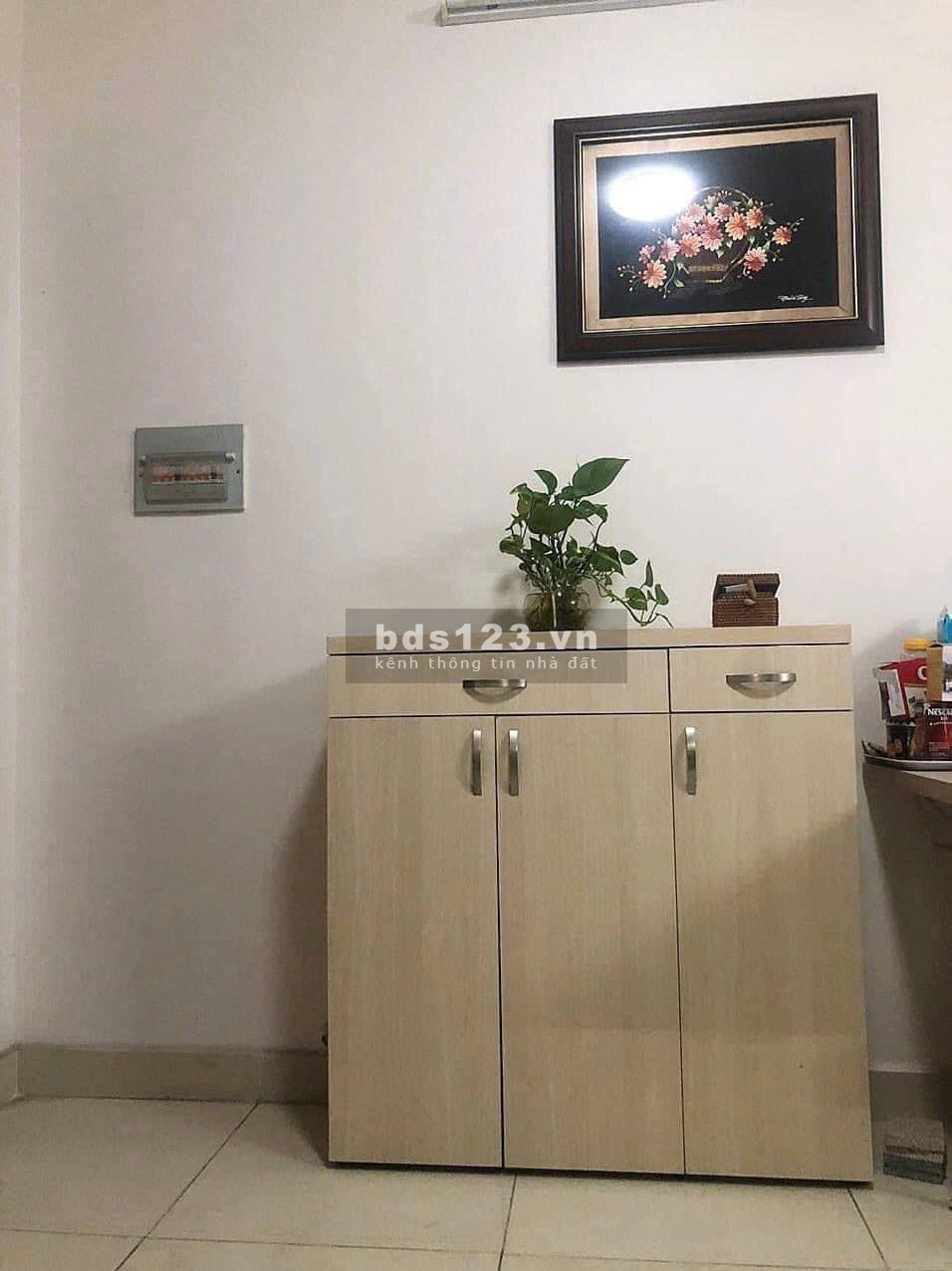 Chung cư Miếu Nổi, Vũ Huy Tấn, BT: 11 triệu, 2p ngủ, có nội thất