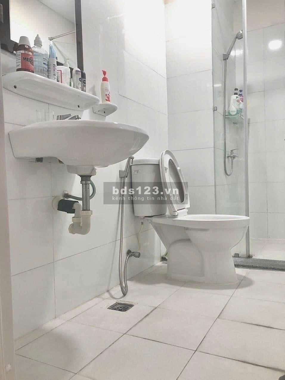 Chung cư Miếu Nổi, Vũ Huy Tấn, BT: 11 triệu, 2p ngủ, có nội thất