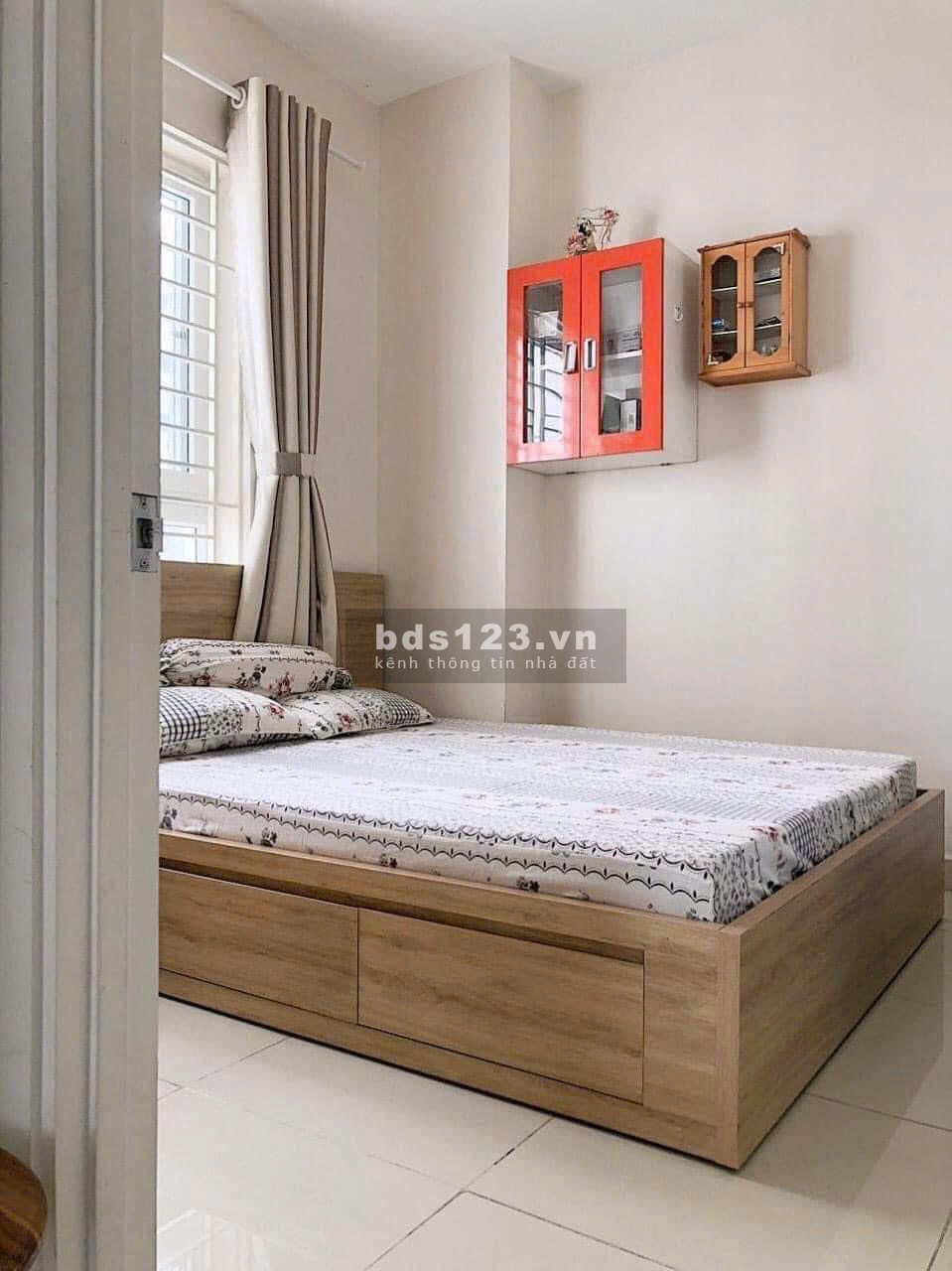 Chung cư Miếu Nổi, Vũ Huy Tấn, BT: 11 triệu, 2p ngủ, có nội thất