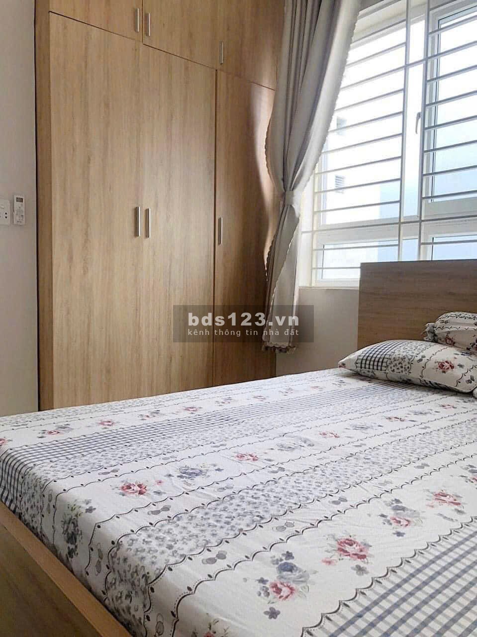 Chung cư Miếu Nổi, Vũ Huy Tấn, BT: 11 triệu, 2p ngủ, có nội thất