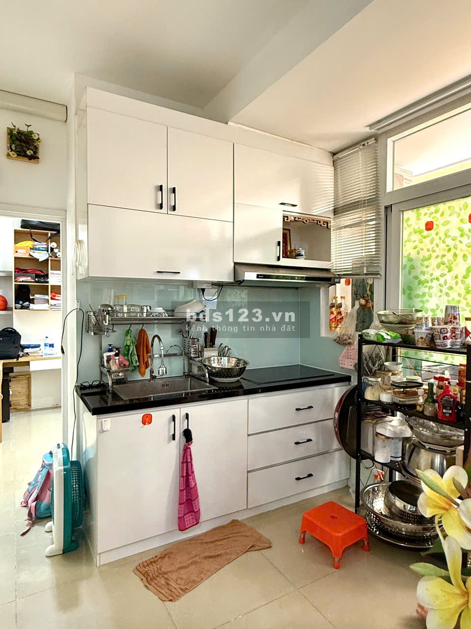 Bán căn 62m2 Hoàng Kim Thế Gia sổ hồng, full nội thất, TT 850tr ở ngay