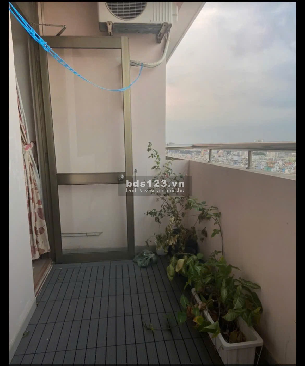 Chung cư Screc , P12, Q3, nội thất, 2p, 2wc, 85m2, giá 13tr/tháng