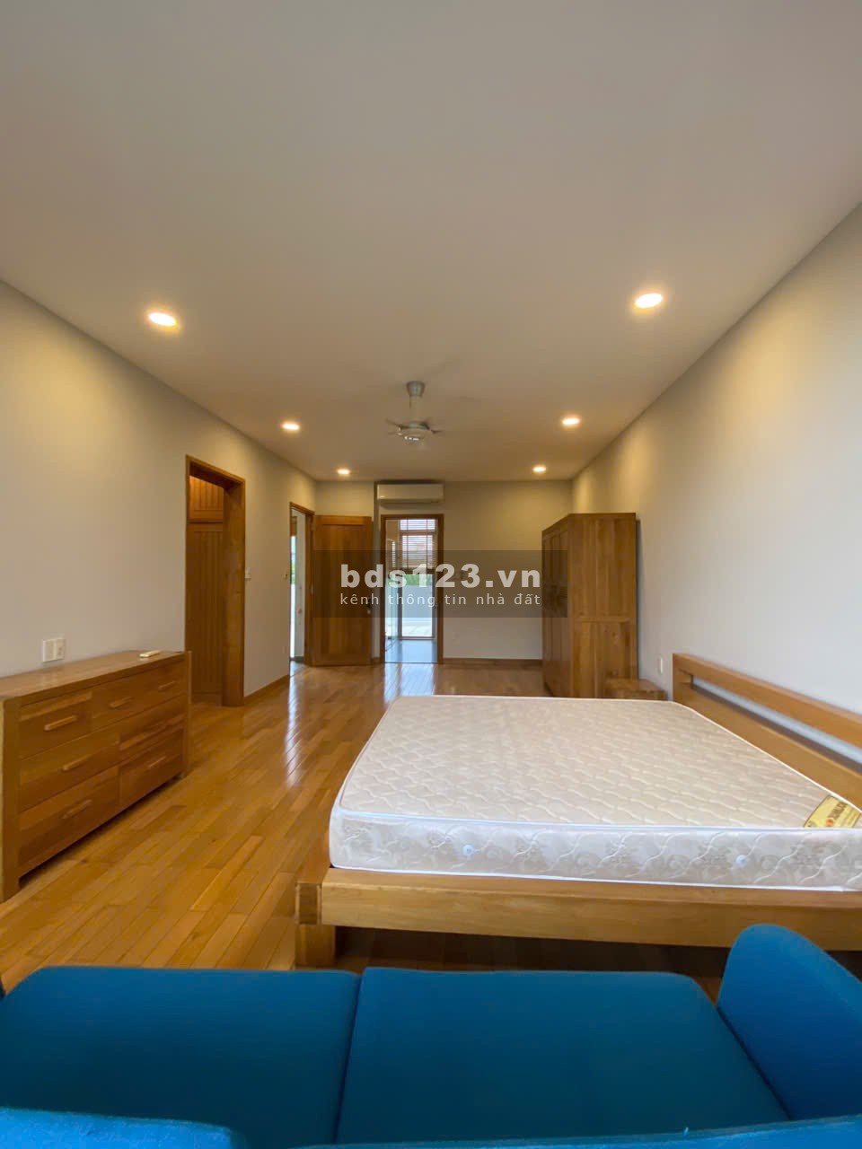 Cho thuê gấp biệt thự cao cấp RIVIERA COVE, 490m2 1 trệt 2 lầu 5PN Full nội thất, giá chỉ 50tr/Th