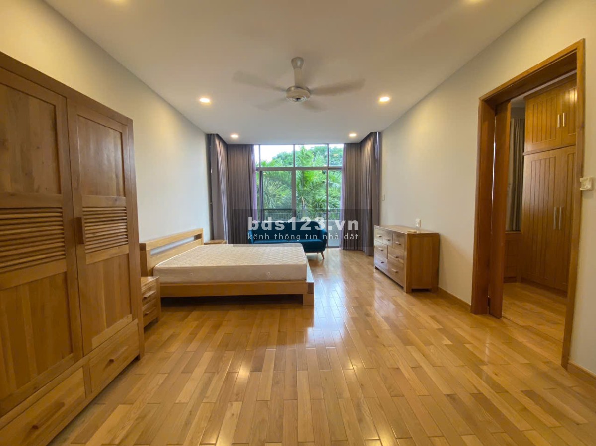 Cho thuê gấp biệt thự cao cấp RIVIERA COVE, 490m2 1 trệt 2 lầu 5PN Full nội thất, giá chỉ 50tr/Th