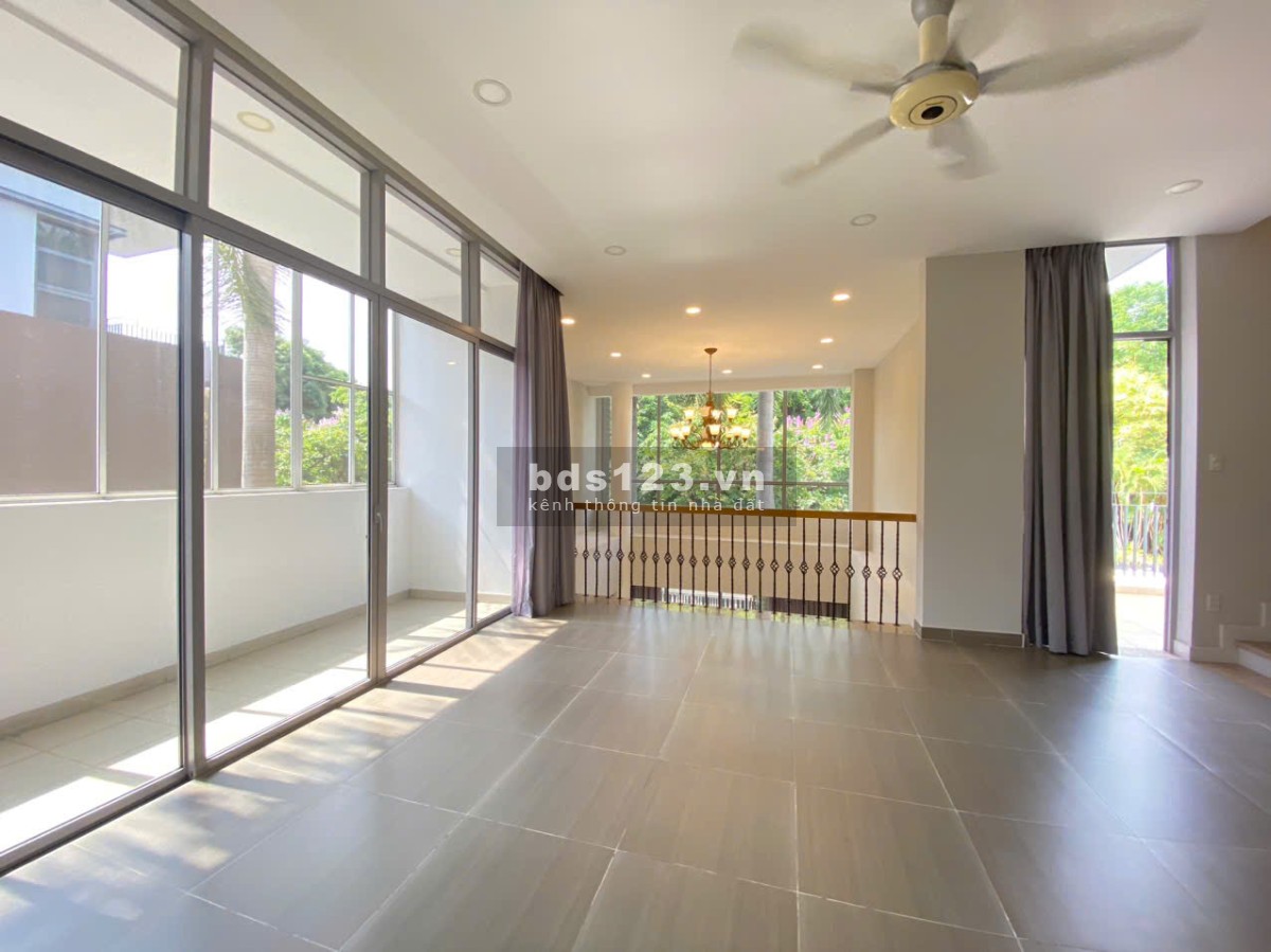 Cho thuê gấp biệt thự cao cấp RIVIERA COVE, 490m2 1 trệt 2 lầu 5PN Full nội thất, giá chỉ 50tr/Th