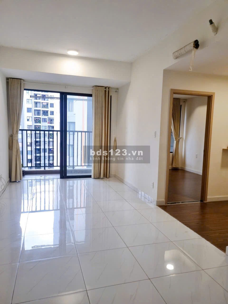 Cho thuê căn hộ Safira Khang Điền, 50m2 1+1PN - 1WC có sẵn rèm, 2 máy lạnh, máy nước nóng, ở ngay