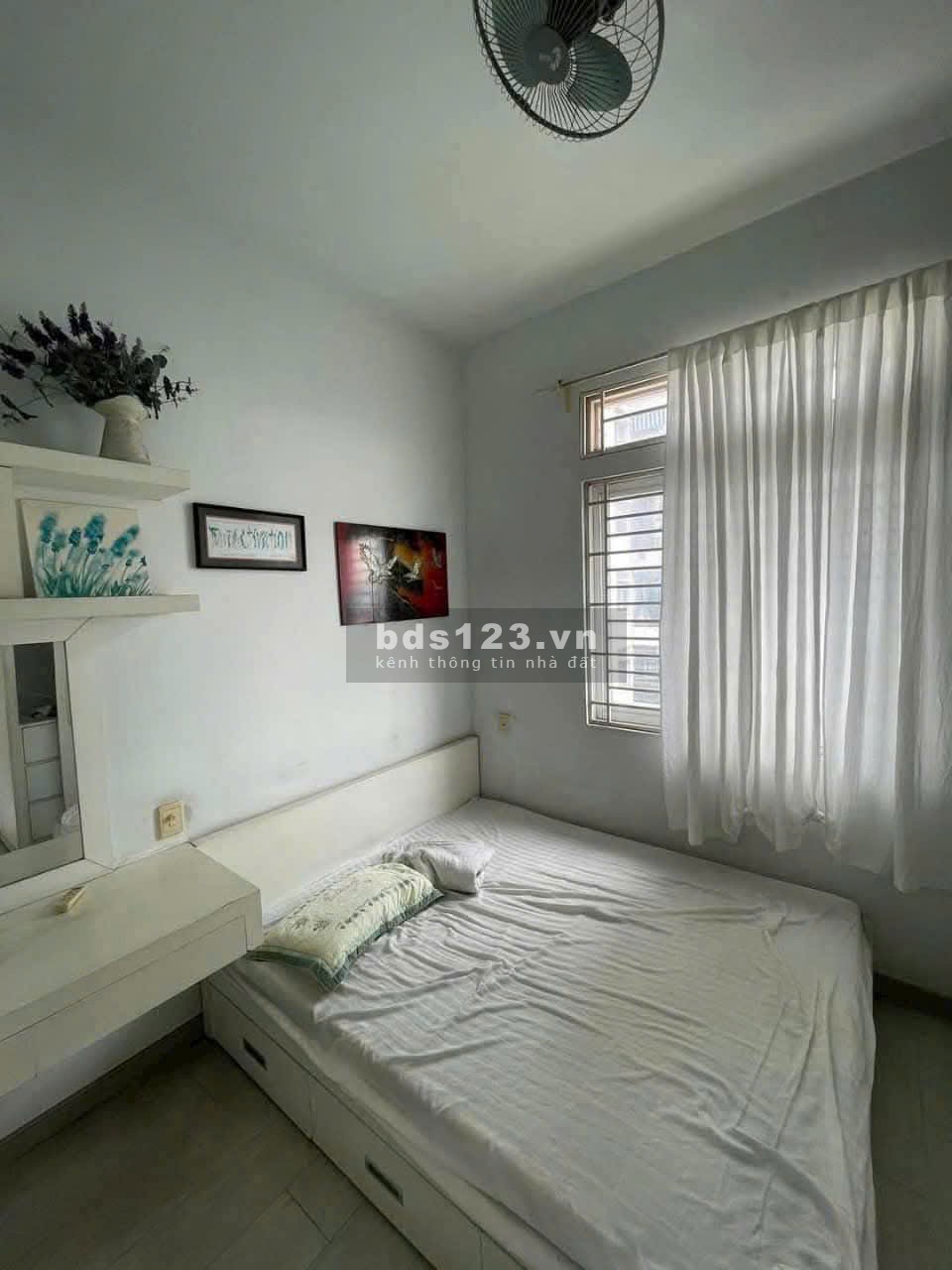 Chung cư 10A Trần Nhật Duật, Tân Định, Quận 1: 2p ngủ, nội thất giá 12.5tr/th