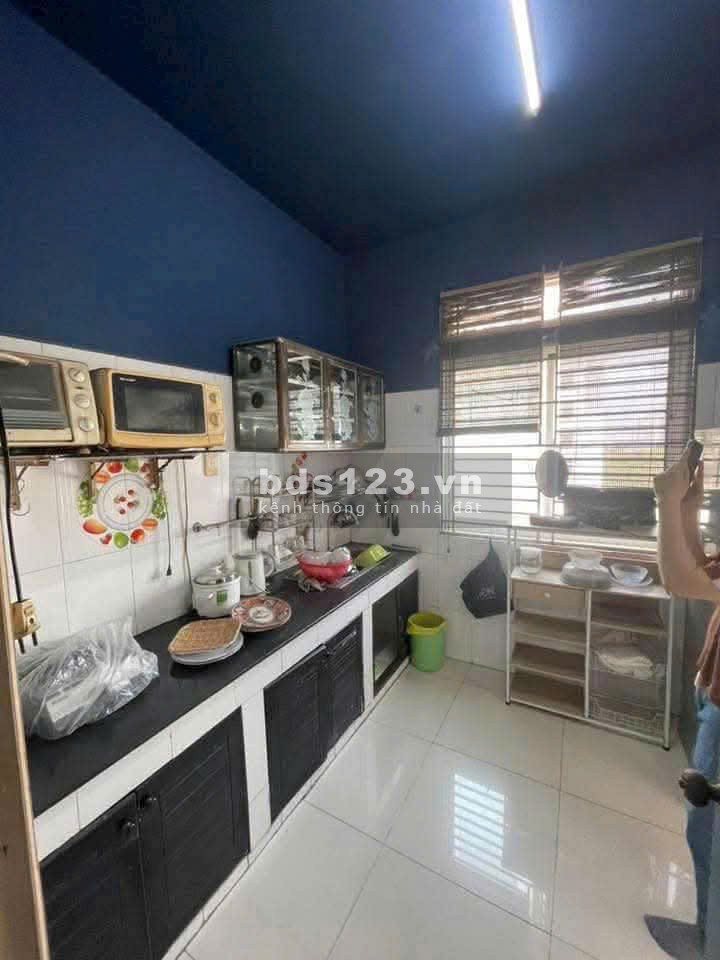 Chung cư 10A Trần Nhật Duật, Tân Định, Quận 1: 2p ngủ, nội thất giá 12.5tr/th