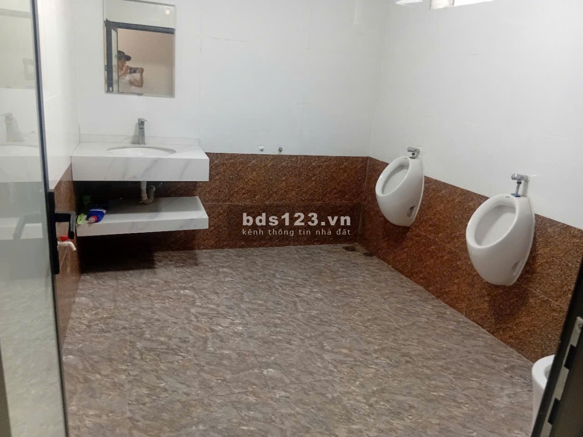 Văn phòng, kho Xuân Đỉnh 140m2 thang máy giá 13tr/th