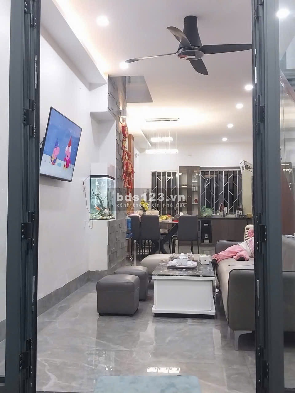 BÁN GẤP NHÀ 3 TẦNG KQH HƯƠNG SƠ VỊ TRÍ ĐẸP